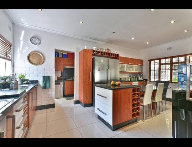 5 BEDROOM HOUSE FOR SALE IN BRACKENHURST